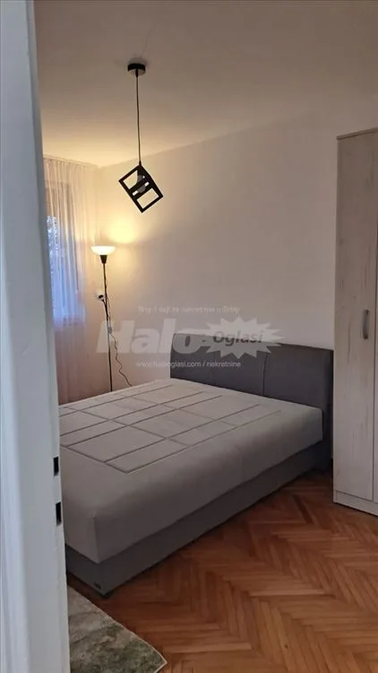 Izdajem dvosoban stan, potpuno renoviran — 6