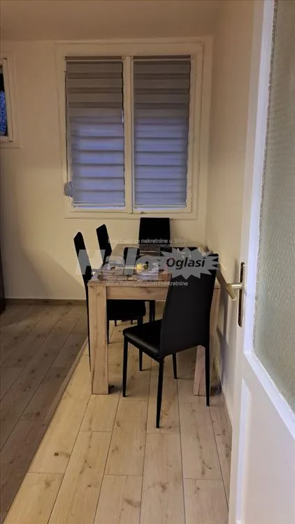 Izdajem dvosoban stan, potpuno renoviran — 10