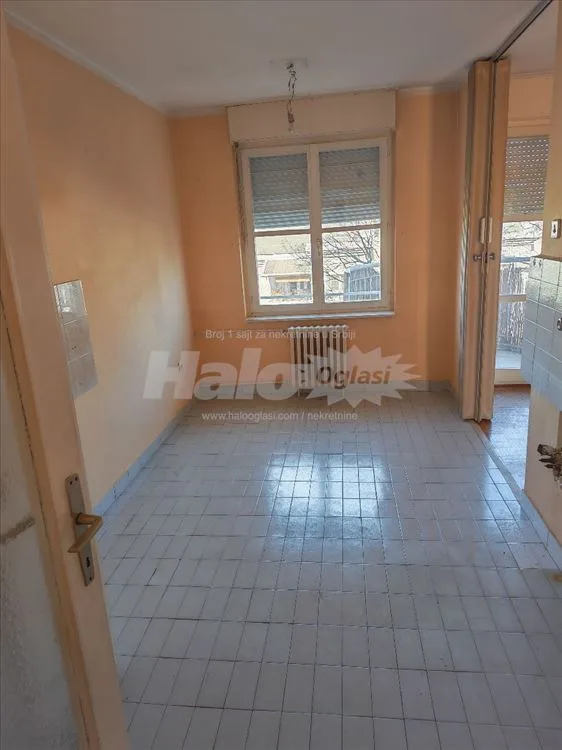 Izdajem dvosoban stan u Borči — 4