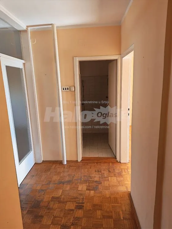 Izdajem dvosoban stan u Borči — 5