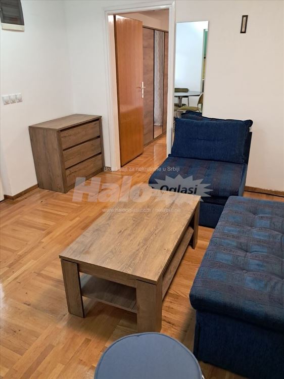 Izdajem dvosoban stan u kuća sa drvorištem — 5