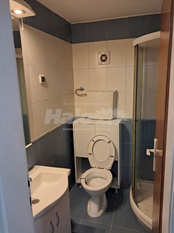 Izdajem dvosoban stan u kuća sa drvorištem — 8