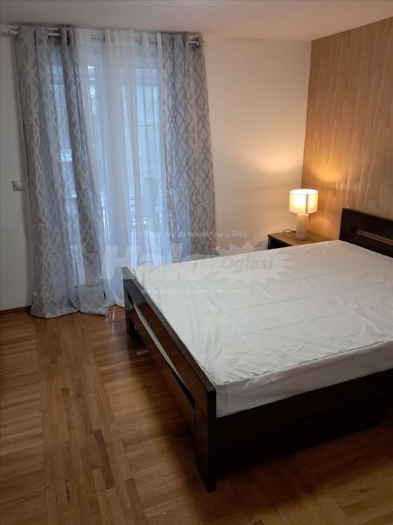 Izdajem dvosoban stan u kuća sa drvorištem — 12