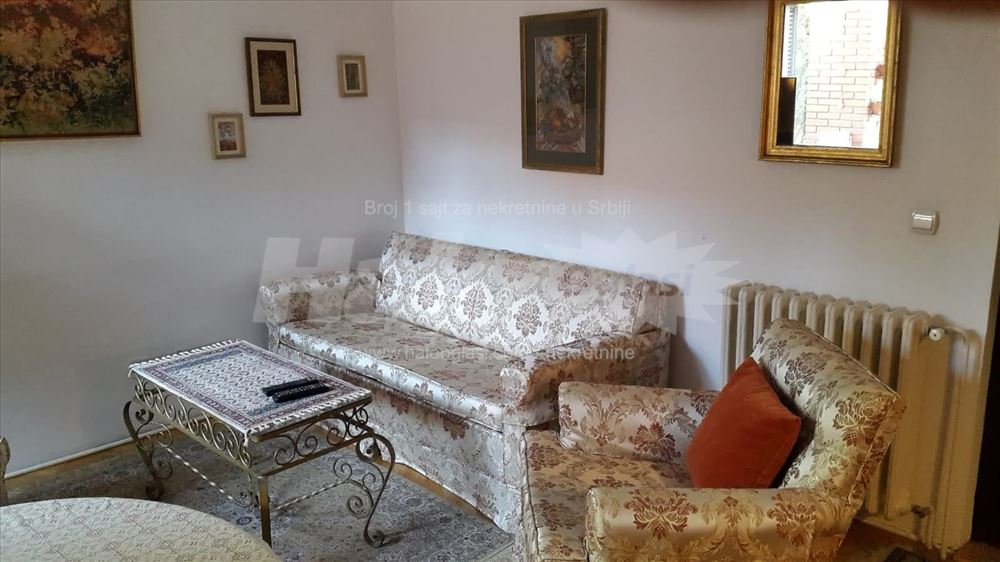 Izdajem dvosoban stan u Romena Rolana 51 — 3
