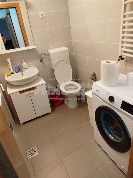 Izdajem dvosoban stan u Ul.Dunavskih virova Zemun — 14