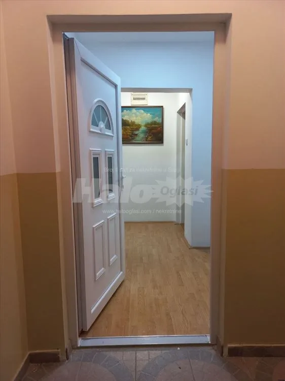 Izdajem ekstra stan — 3