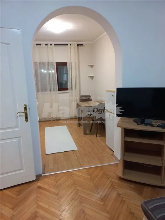 Izdajem ekstra stan — 12