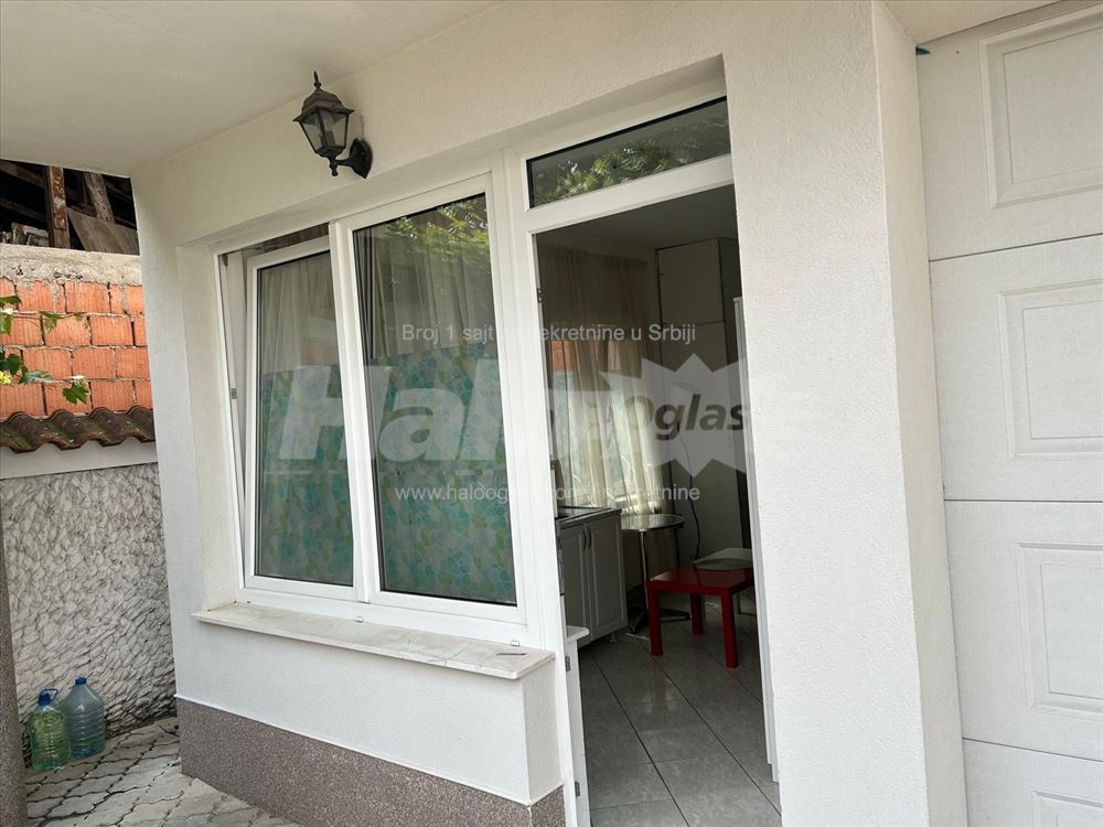 Izdajem garsonjeru 18m2, nameštena, odmah useljiva — 2