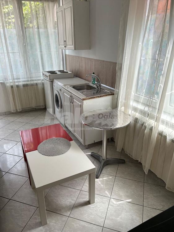 Izdajem garsonjeru 18m2, nameštena, odmah useljiva — 6