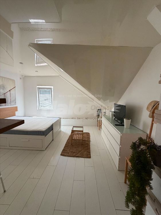 Izdajem garsonjeru 28 m2 u Krunskoj, Vračar — 8