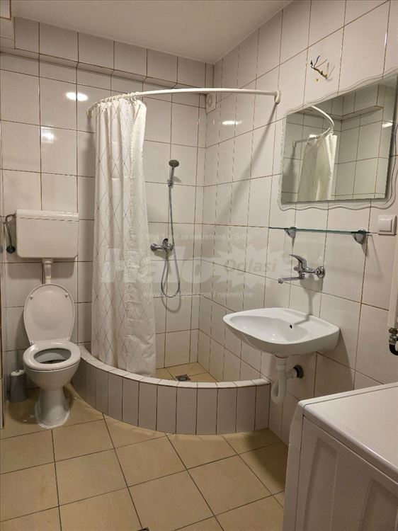 Izdajem garsonjeru 40m2,Danila Bojovića 13 — 2