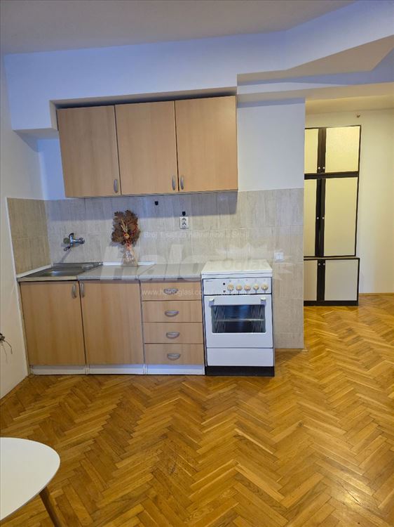 Izdajem garsonjeru 40m2,Danila Bojovića 13 — 5