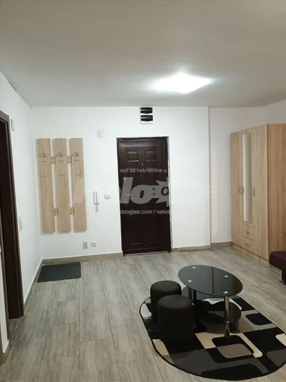 Izdajem garsonjeru na Petlovom brdu — 9