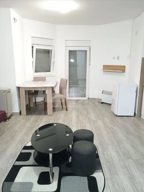 Izdajem garsonjeru na Petlovom brdu — 10