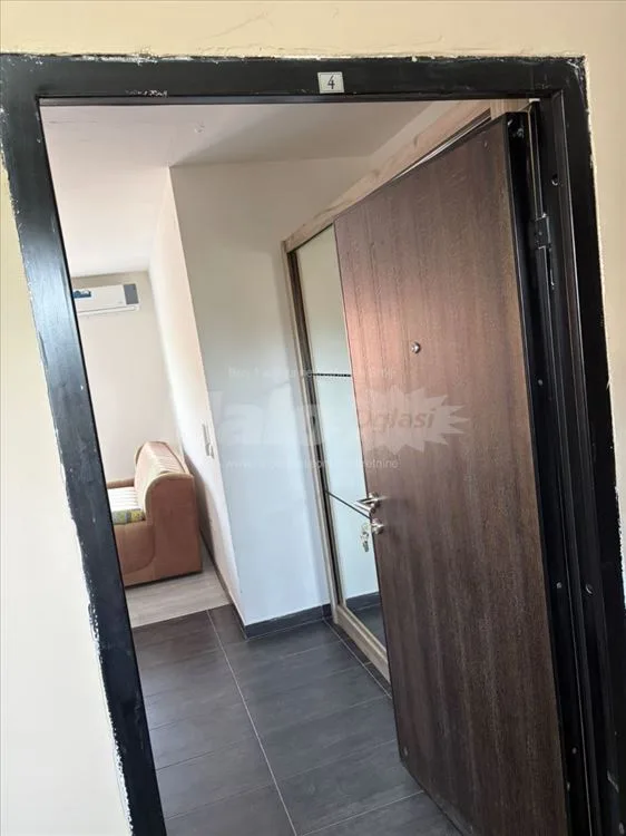 Izdajem garsonjeru na Zrenjaninskom putu — 2