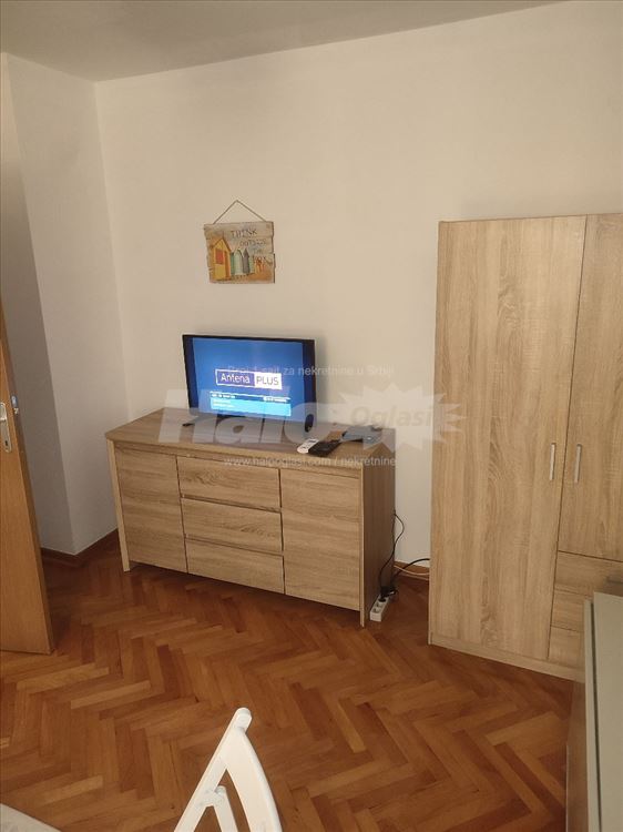 Izdajem garsonjeru u Zemun polju — 4