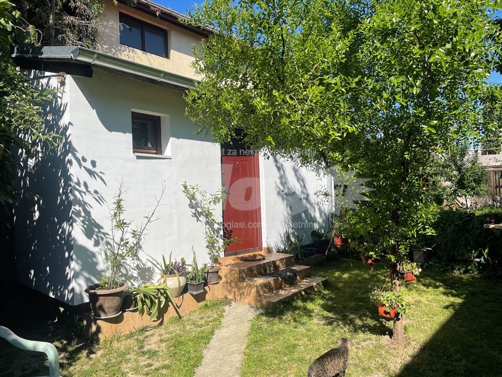 Izdajem garsonjeru u Zemunu ( gornji grad) — 3