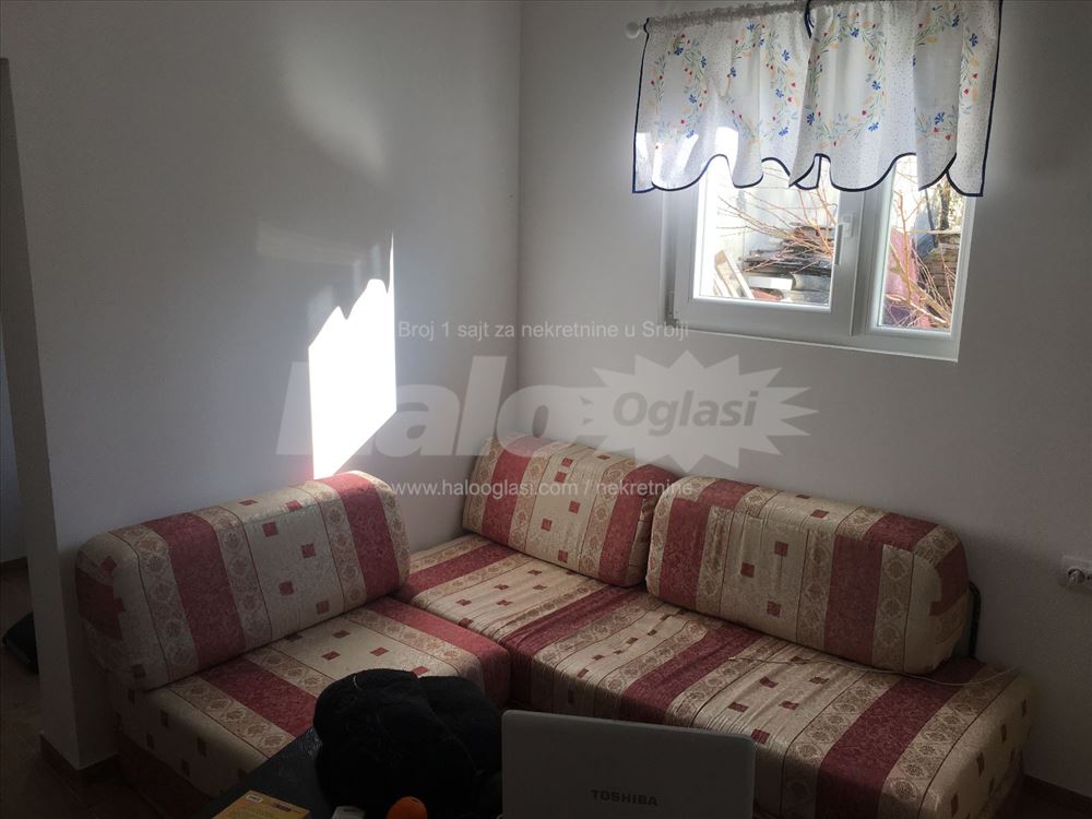 Izdajem garsonjeru u Zemunu ( gornji grad) — 7