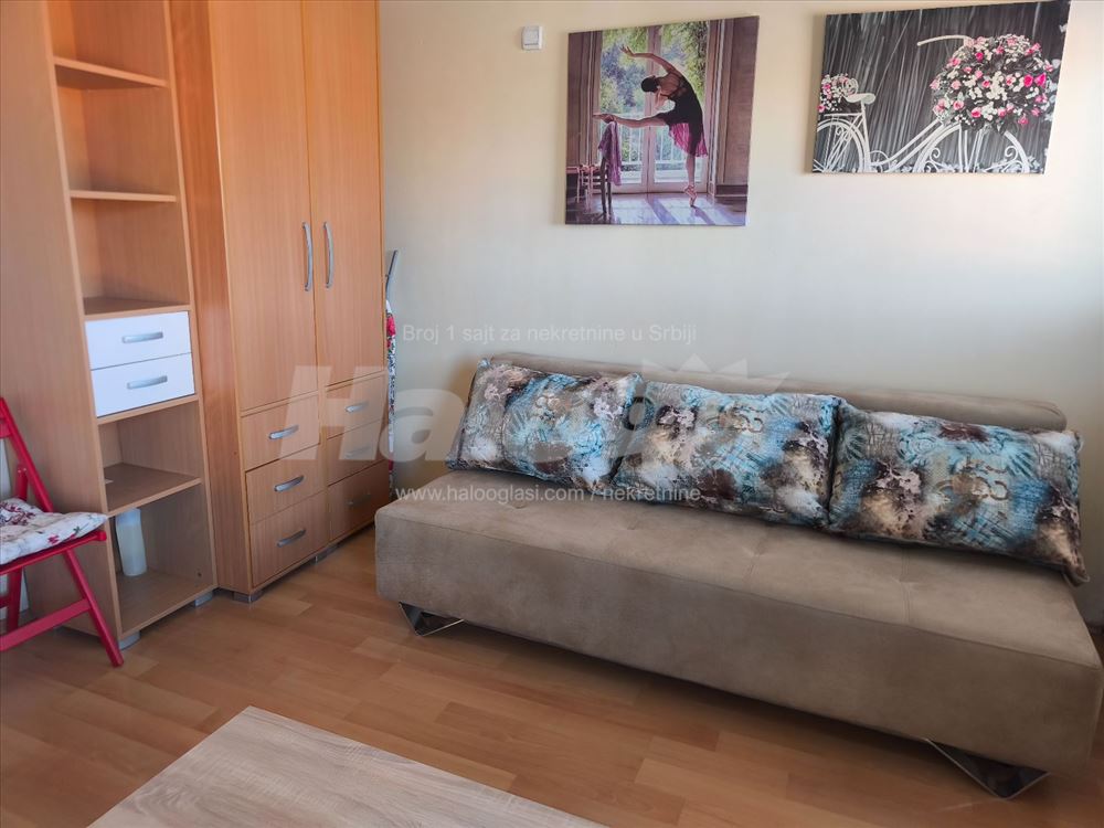 Izdajem garsonjeru Zemun, Altina, 35m2 — 3