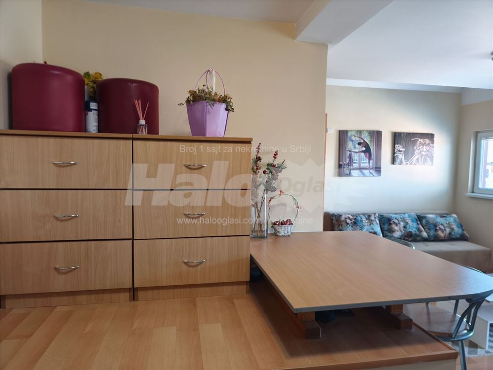 Izdajem garsonjeru Zemun, Altina, 35m2 — 14