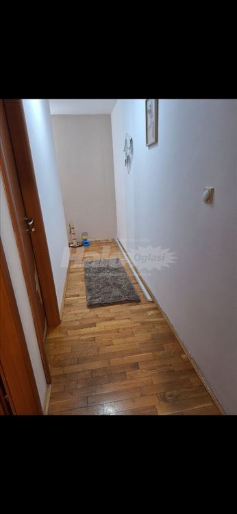 Izdajem gornji deo duplex-a 30 m — 2