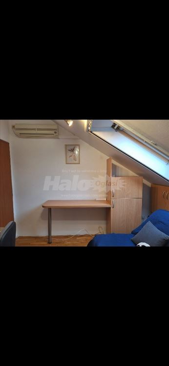 Izdajem gornji deo duplex-a 30 m — 5