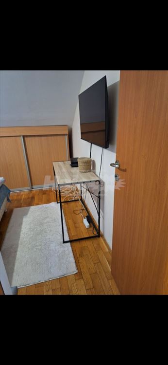 Izdajem gornji deo duplex-a 30 m — 8