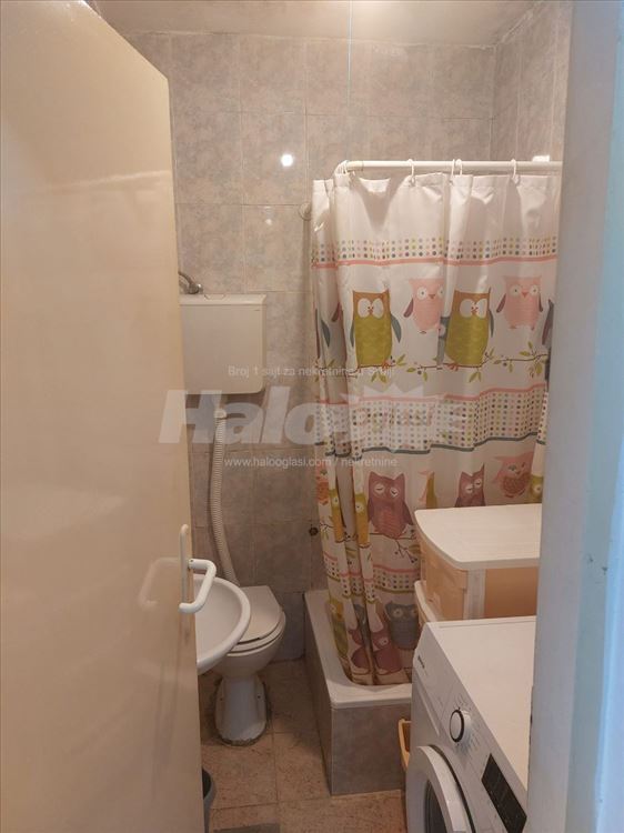 Izdajem jednoiposoban stan 35m2 — 2
