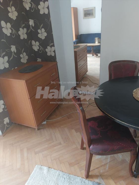 Izdajem jednoiposoban stan 35m2 — 3