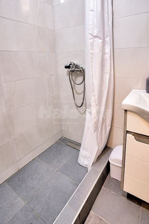 Izdajem jednoiposoban stan, Medaković 2 — 6