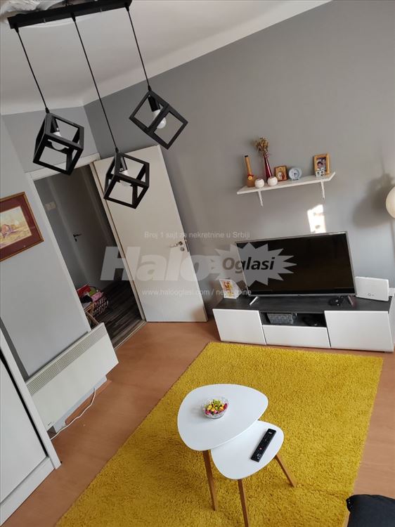 Izdajem jednoiposoban stan na Karaburmi blizu Big — 2
