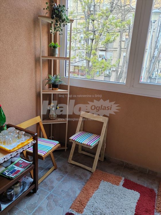 Izdajem jednoiposoban stan na Karaburmi blizu Big — 10