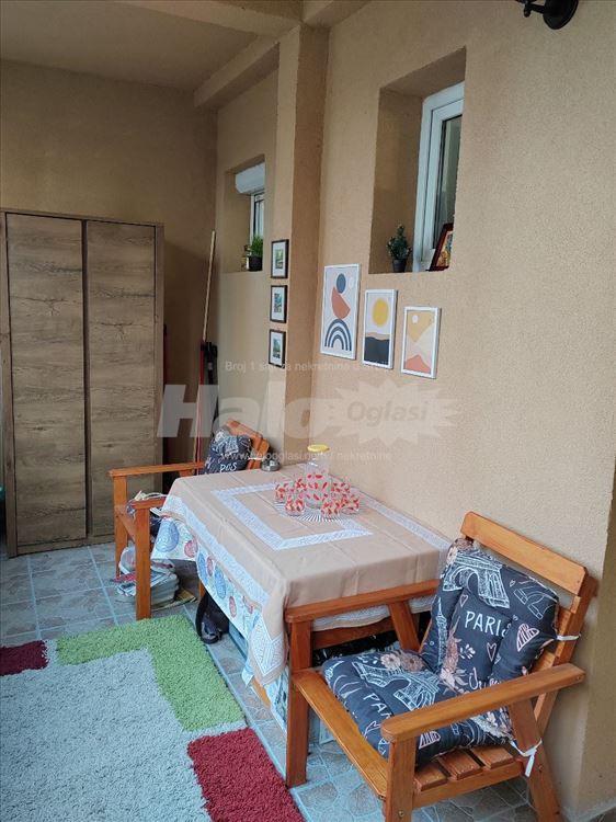 Izdajem jednoiposoban stan na Karaburmi blizu Big — 11