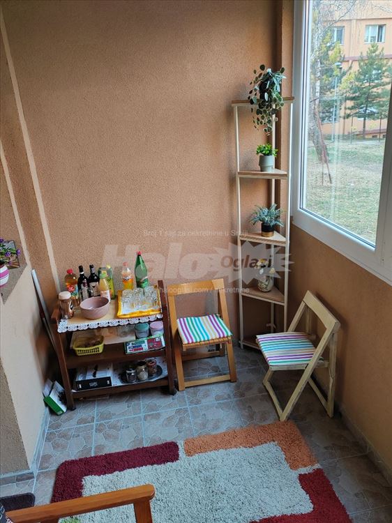 Izdajem jednoiposoban stan na Karaburmi blizu Big — 12