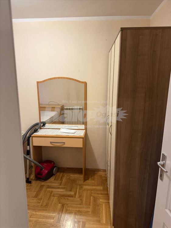Izdajem jednoiposoban stan na lekinom brdu — 5