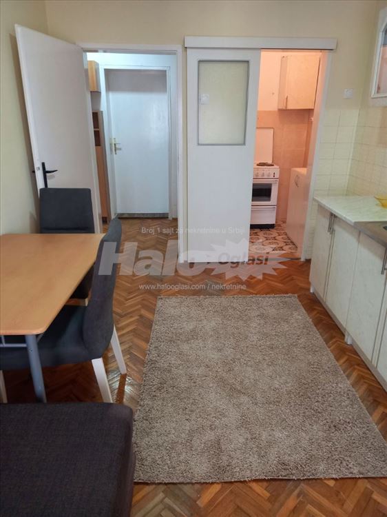 Izdajem  jednoiposoban stan u Zemunu — 7
