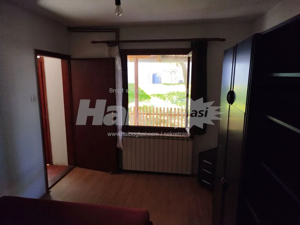 Izdajem jednosoban namesten stan 32m2 sa parkingom — 14