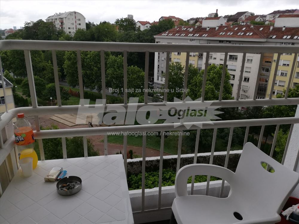 Izdajem jednosoban namešten stan Čukarička padina — 11