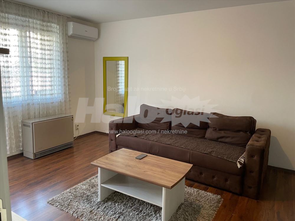 Izdajem jednosoban stan, 42m2 — 3