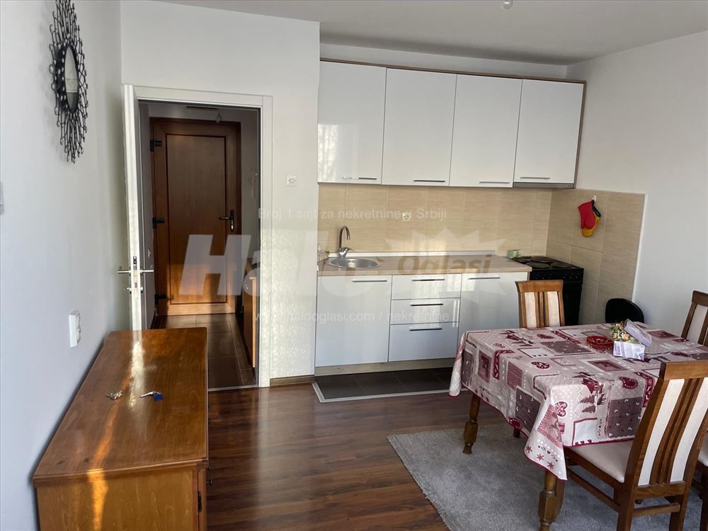 Izdajem jednosoban stan, 42m2 — 4