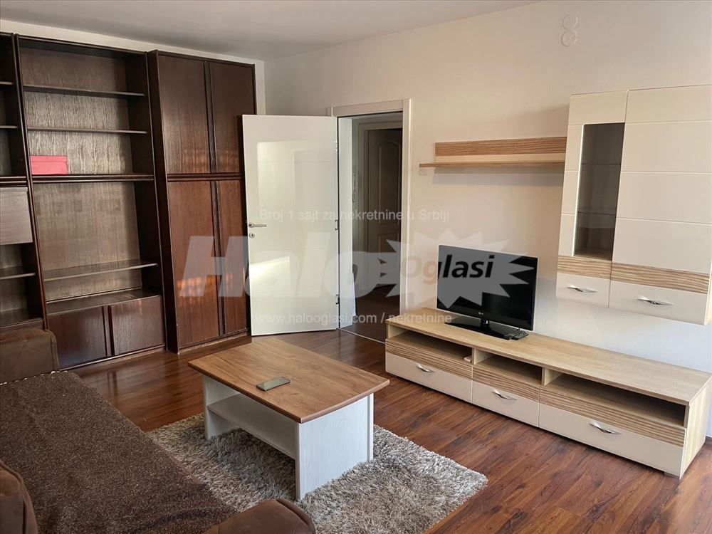 Izdajem jednosoban stan, 42m2 — 7