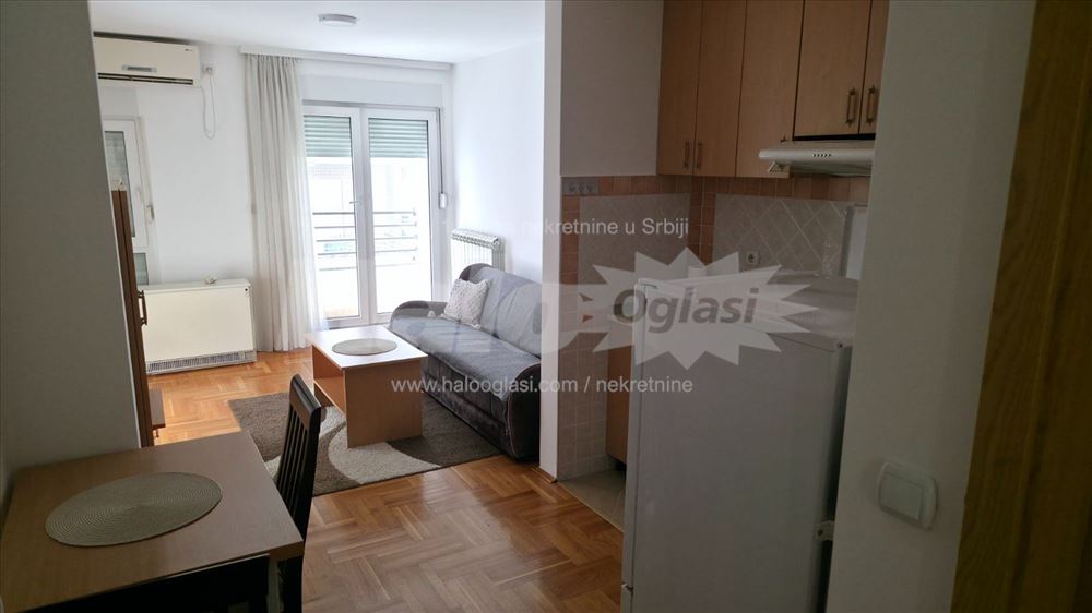 Izdajem jednosoban stan kod Hrama svetog Save — 2