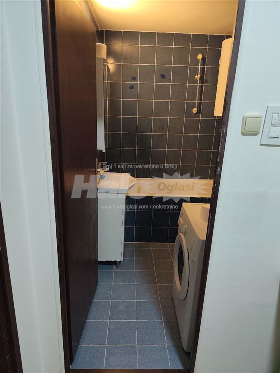 Izdajem jednosoban stan na Bežanijskoj kosi — 3