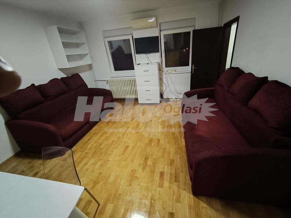 Izdajem jednosoban stan na Bežanijskoj kosi — 10