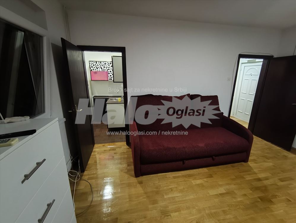 Izdajem jednosoban stan na Bežanijskoj kosi — 12