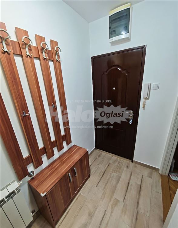 Izdajem jednosoban stan na Ceraku sa parkingom — 9