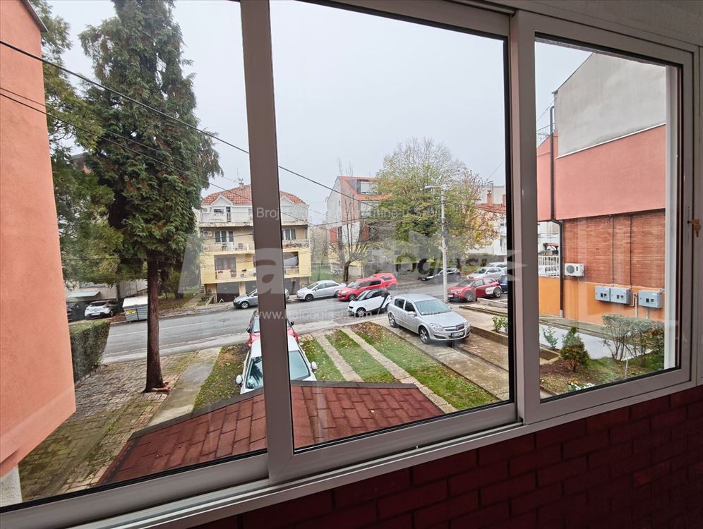 Izdajem jednosoban stan na Ceraku sa parkingom — 12