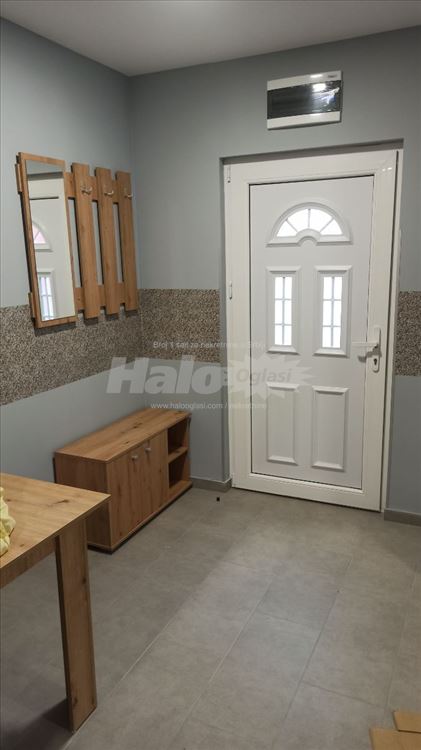 Izdajem jednosoban stan na Ledinama 32m2 — 2