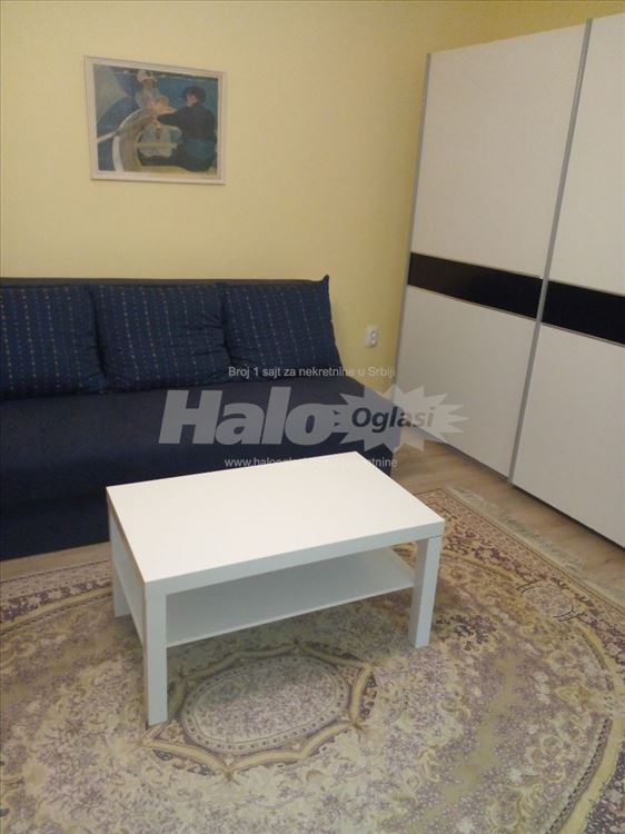 Izdajem jednosoban stan na Severnom bulevaru — 2
