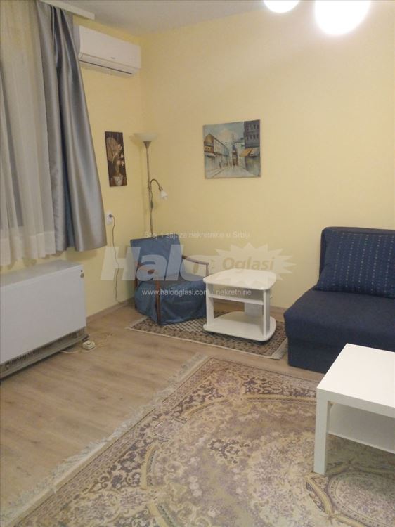 Izdajem jednosoban stan na Severnom bulevaru — 11